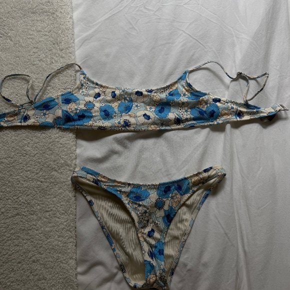 Traingl Bikini - Picture 1 of 1